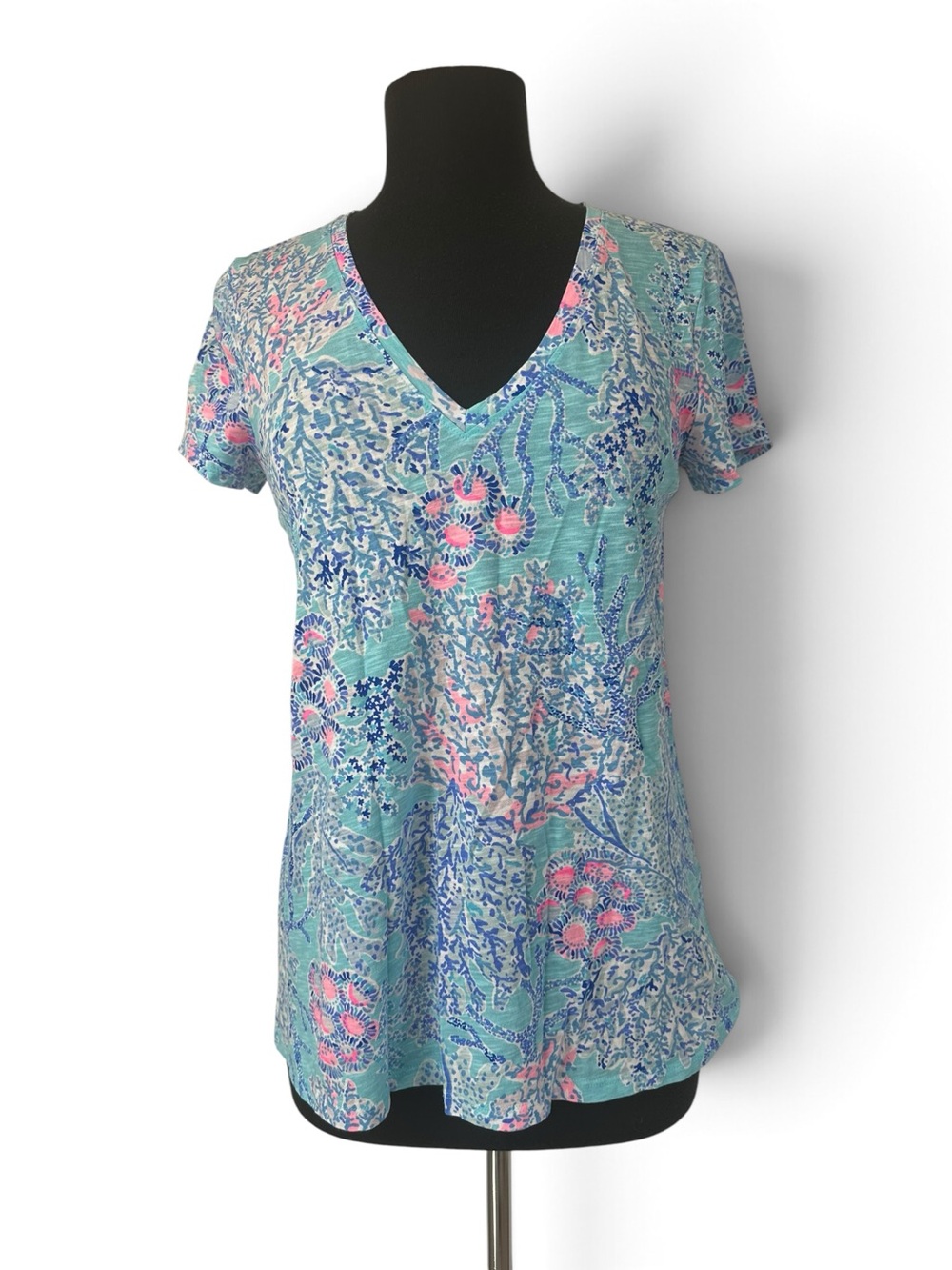 Lilly Pulitzer Blue Pink Tropical Coral Print V Neck T Shirt Top Small